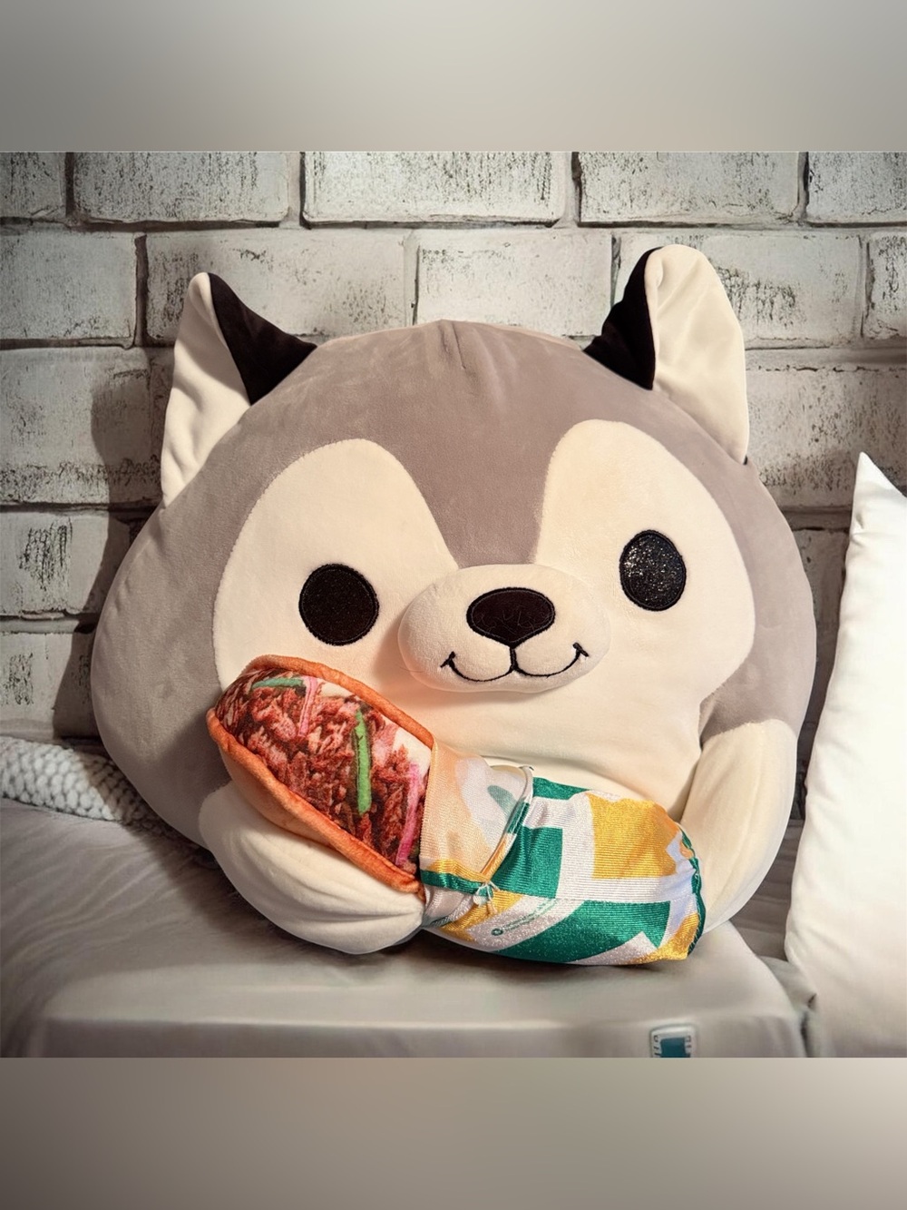 Zuru Snackles plush 14” Nigel the Husky with Subway sub - adult owned